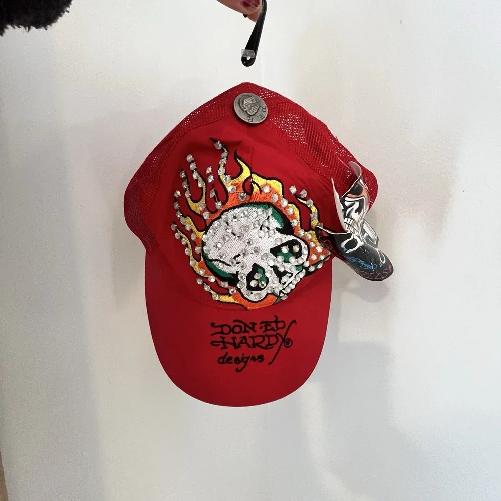 NWT Ed Hardy Red Skull With Fire Flames Rhinestone SnapBack‎ Trucker Hat Edgy